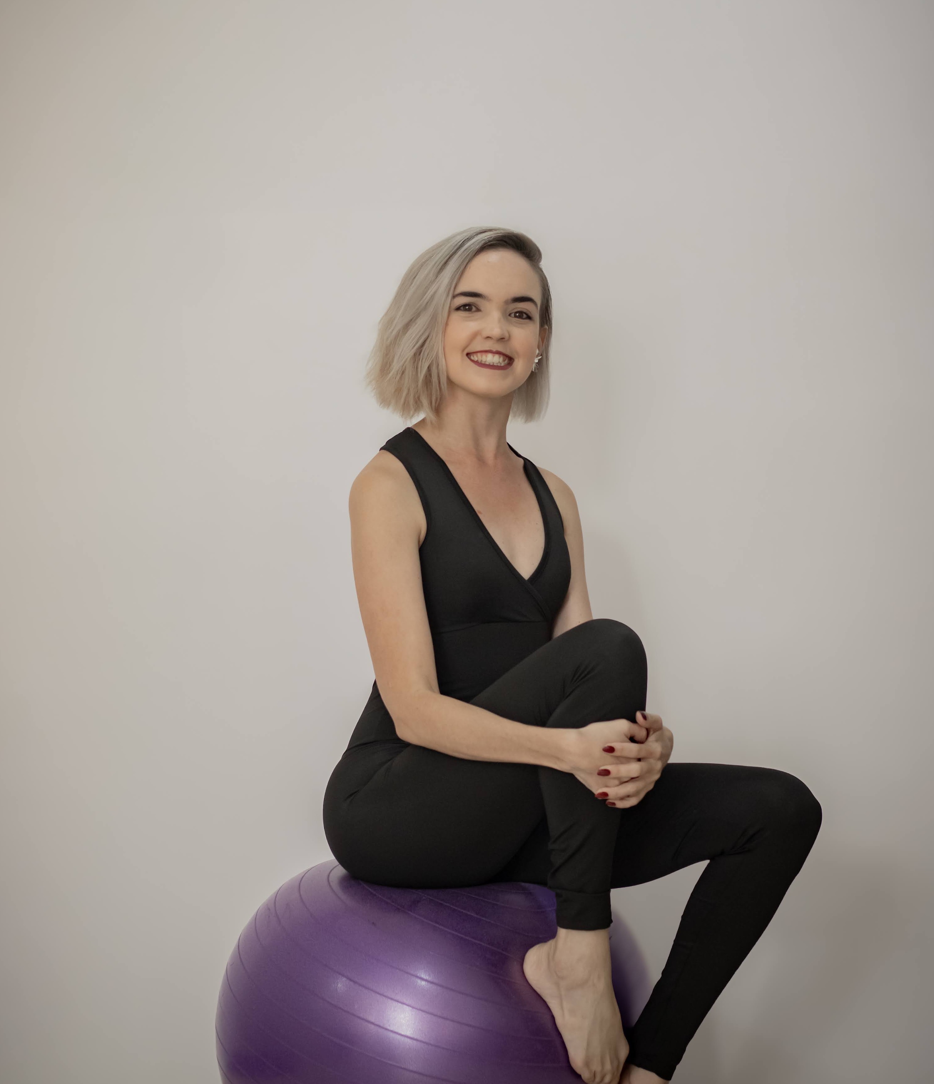 Dra. Caroline Melo - Fisioterapeuta e Instrutora de Pilates
