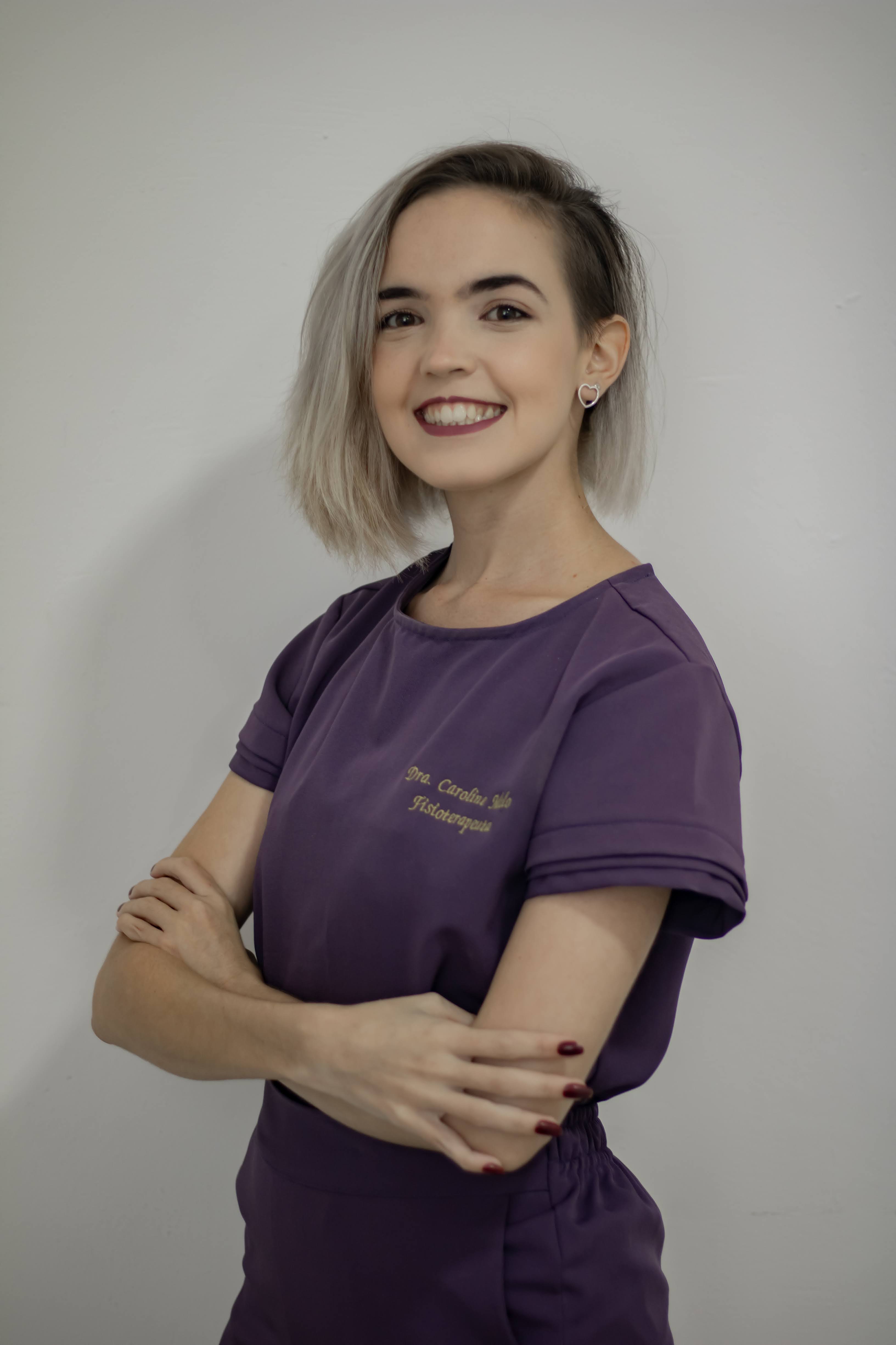 Dra. Caroline Melo - Fisioterapeuta e Especialista em Pilates (CREFITO 315194-F)